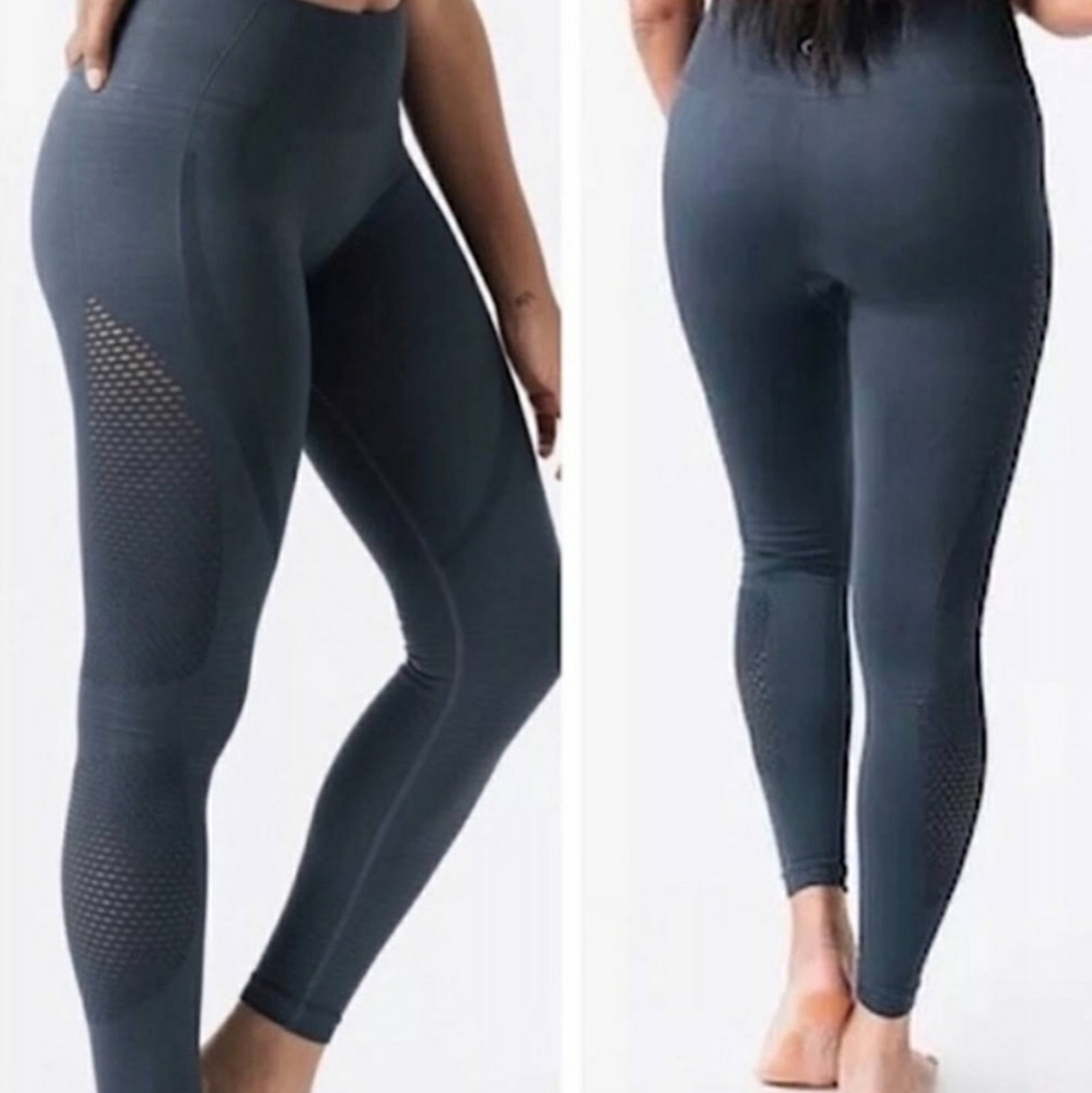 Zyia Activewear Gray Performance‎ Leggings Seamless Perforated Small
